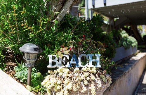 Leucadia Cottage | Neptune 2 Bedroom Cottage - Steps to Beach, Dining, Pubs. and shops
