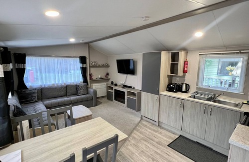 Tewitfield House | Nested within the beautiful Pure Leisure South Lakeland Leisure village