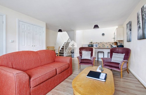 Frinton-on-Sea House | Nestled in the heart of Frinton on Sea is this terraced mews cottage offering open plan living