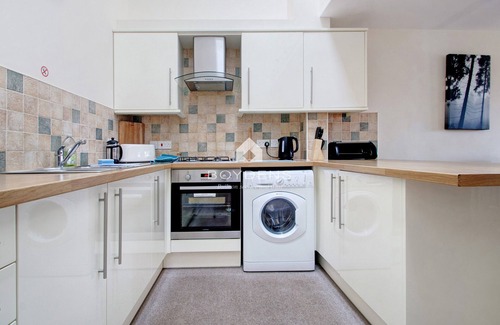 Frinton-on-Sea House | Nestled in the heart of Frinton on Sea is this terraced mews cottage offering open plan living