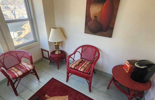 Charles City House | Nestled in the heart of America’s Hometown!