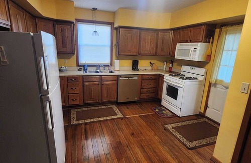 Charles City House | Nestled in the heart of America’s Hometown!