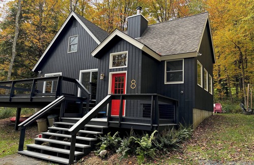 Wilmington House | Nestled in the Woods of Chimney Hill-Very Close to Wilmington VT/Mt Snow