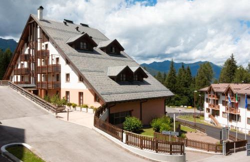 Folgarida Resort | Nevesole Folgarida Resort Aparthotel