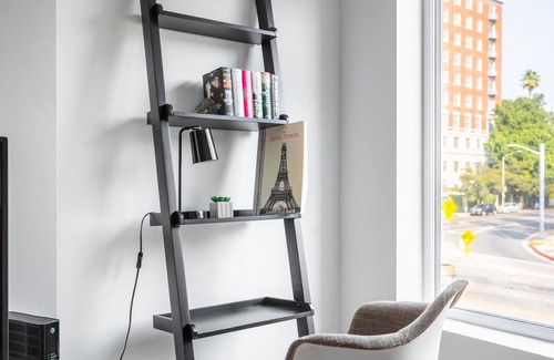 Westlake Apartment | New 1BR in Koreatown with Rooftop Amenities