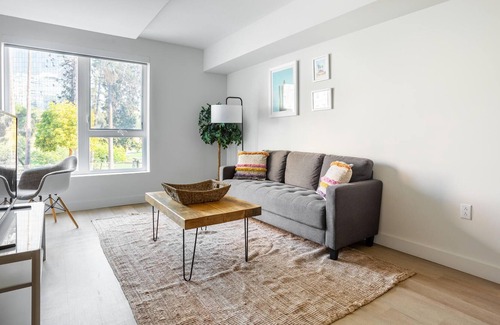 Westlake Apartment | New 1BR in Koreatown with Rooftop Amenities