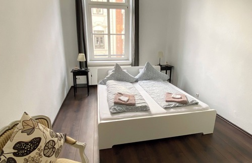 Dusseldorf Old Town Apartment | New 1st Floor Flat, DUS city, 2BR, 2 Bath, Balcony