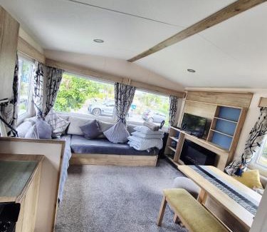 Hamworthy House | New 2 bed holiday home with decking in Rockley Park Dorset near the sea