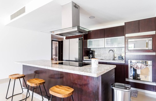 Puerto Juarez Apartment | NEW 2 BR Apt SWIM UP at Mareazul Resort Sleeps 6