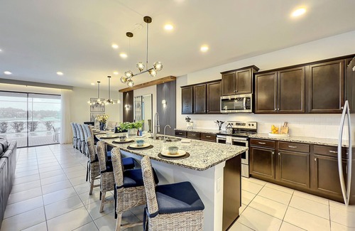 Four Corners House | NEW+2 Theaters+Game Rm+Themed BRs+Pool/Spa w/View