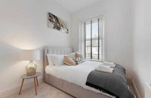 Heaton House | New! 2BR in Biddlestone road