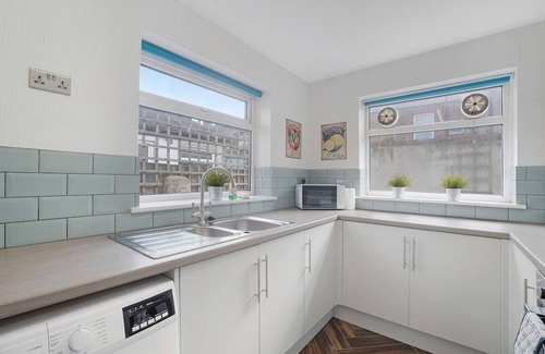Darlington House | New! 2BR in Brighton Road