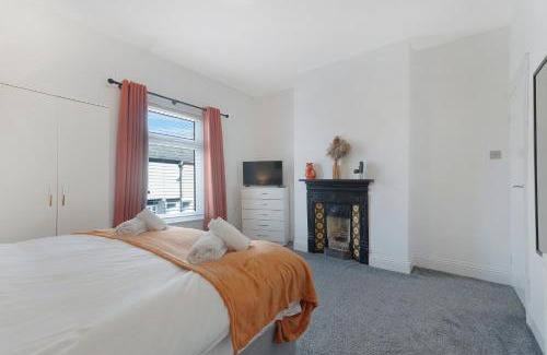 Darlington House | New! 2BR in Mowden Terrace