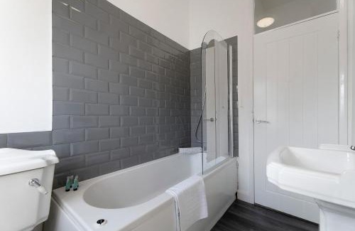 Darlington House | New! 2BR in Mowden Terrace