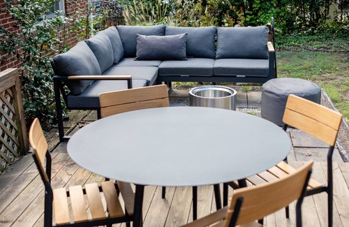 High Point Cottage | ★NEW! 3 mins to HPU w/cornhole,throwing axes,billiards,firepit★