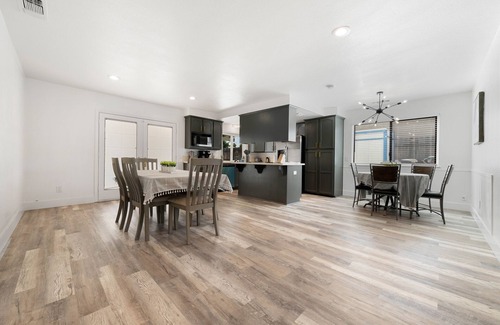 Carmichael House | New 3BD/2BA Ideal Escape Close to the River