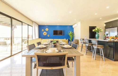 Paraiso Escondido Villa | ¡New 3BR-3.5BA w/Pool, Terrace, Jacuzzi, Golf Course & Oceanview!