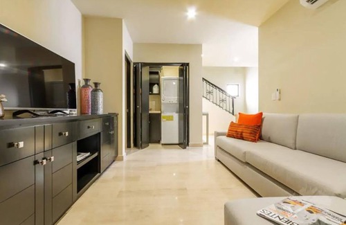 Paraiso Escondido Villa | ¡New 3BR-3.5BA w/Pool, Terrace, Jacuzzi, Golf Course & Oceanview!