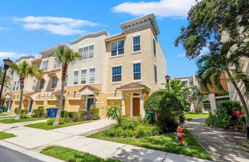 Sun Bay South Apartment | New 3BR w King Beds, Pool, Modern Elegance