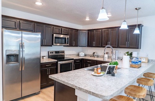 Northside House | *New 4 bdrm home* minutes from JAX Intl. airport!