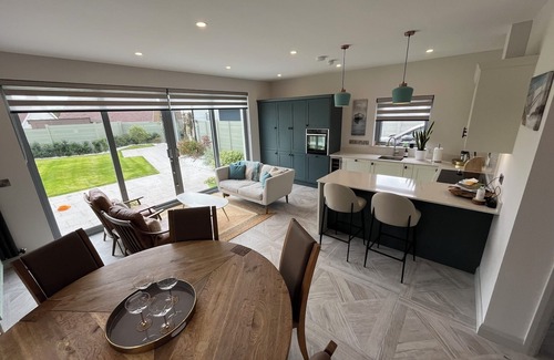 Portstewart House | New 4-bed house in Portstewart, 11 min Royal Portrush, available for Open 2025