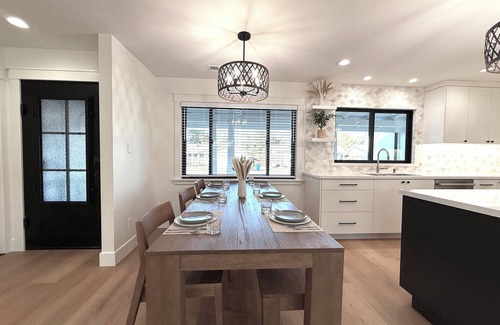 Concord House | NEW 4bd/3ba Luxury Farmhouse + Steam Shower!