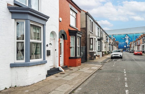 Liverpool House | New 4bedroom home| Near LFC & EFC | Discounted Breakfast Available