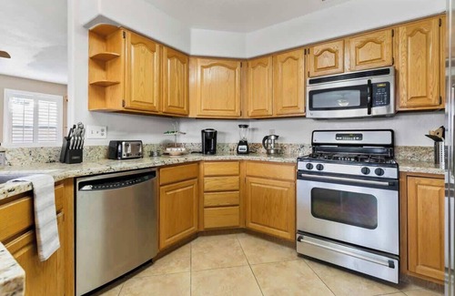 Green Valley House | ❤️New 4BR/3Ba with Pool, 9 miles to LV Strip!