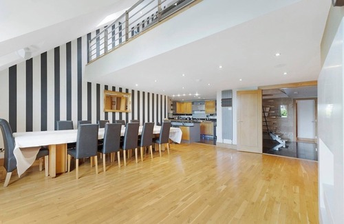 Sefton Park House | NEW! 4BR in Parkfield Road