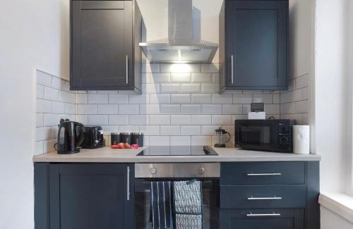 North Shields House | NEW! 4BR in Spencer street