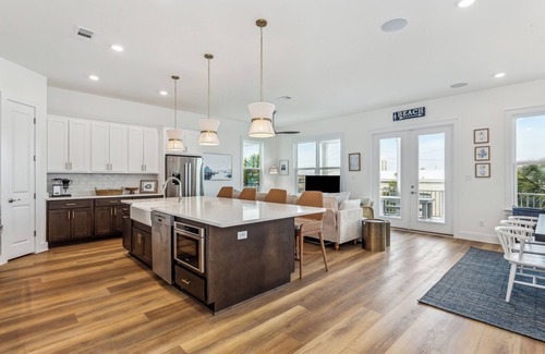 Ono Island House | New 5/5.5 home, community boat dock & Pickleball court. Sleeps 16