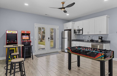 Garden City House | New 6 BR beach house with private hot tub & pool! Walk to beach! Sleeps 18