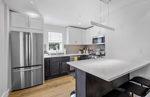 Ward Two House | NEW 9BR6Bth Parking MIT Harvard Boston Walk to T
