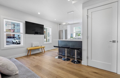 Ward Two House | NEW 9BR6Bth Parking MIT Harvard Boston Walk to T