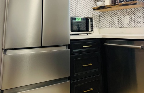 Glencoe Cabin | "NEW" AC, Wineries, BBQ, Game Room, Fire Pit, Cozy & Forest View