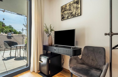 Gargazzone Apartment | New Accommodation "Videre Lodge Double Room" with Mountain View, Wi-Fi & Terrace