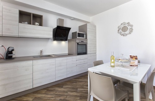 Pivarada Apartment | New and elegant central apartment with box
