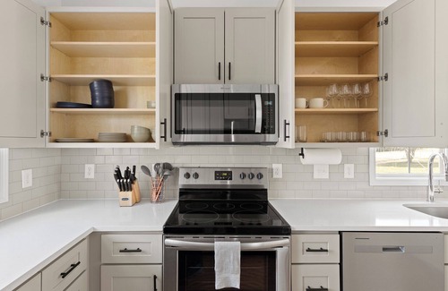 Southwest Raleigh House | NEW and Modern Home Mins from DT Raleigh