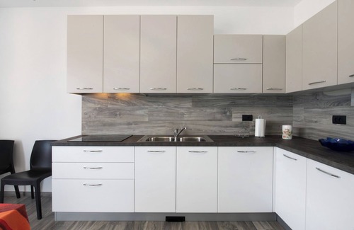 Aurogna Apartment | New Apartment Casa Andrea with Lake View, Terrace and On-Site Free Parking