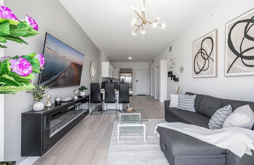 Hallandale Beach Apartment | New Apt. near the beach/Airport/Hard Rock/free parking