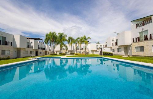 Yautepec Apartment | NEW Bamboo La Vista Pool & Fun