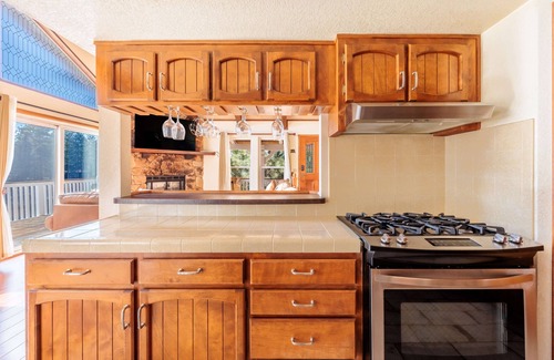 Patton Cabin | New! Bearadise ~ Lakefront Cabin with Private Dock