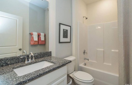 Apex House | New! Beautiful 5 Bed 4BR Luxe Home!