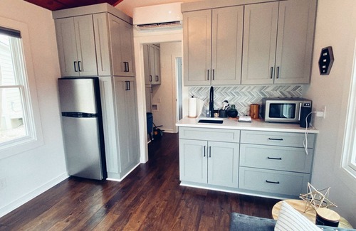 Greenville House | New! Boutique Tiny Home on the Saluda River