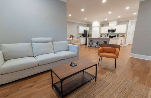 North Charleston House | New build 4-bedroom house with fast WiFi and AC in peaceful North Charleston