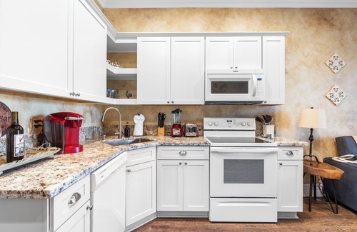 Temecula House | New-Build Temecula Villa with King Suite, Fireplace & Vineyard Views | The Villa