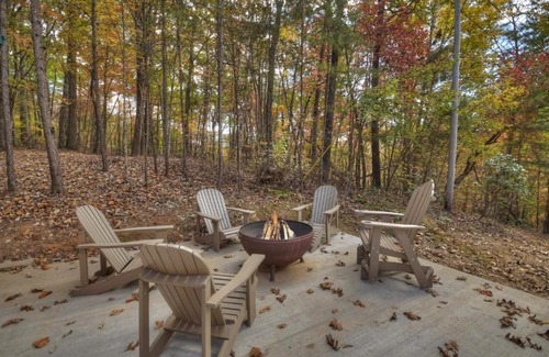 Turtletown House | New - Campbells Cozy Cabin With Fire Pit