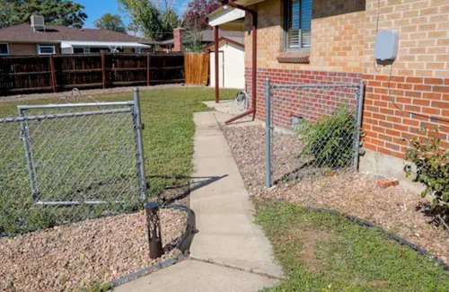 Twin Lakes House | NEW centrally located garden-level getaway