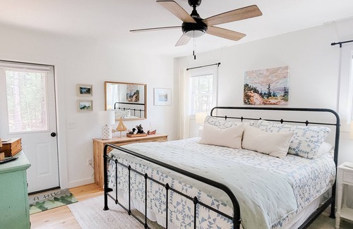 Southwest Harbor Cabin | New chalet in Southwest Harbor - minutes from Acadia!