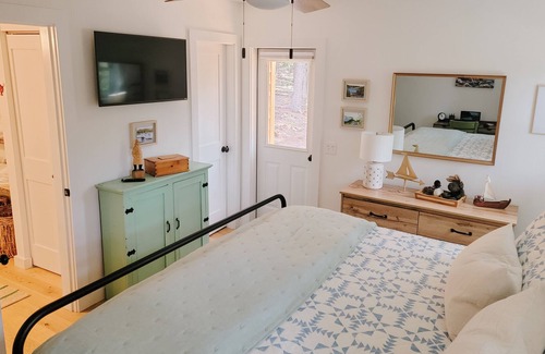 Southwest Harbor Cabin | New chalet in Southwest Harbor - minutes from Acadia!